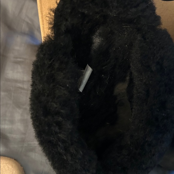 UGGS SIZE 9 Black USED‼️ read description and look at photos carefully‼️ - Picture 4 of 16